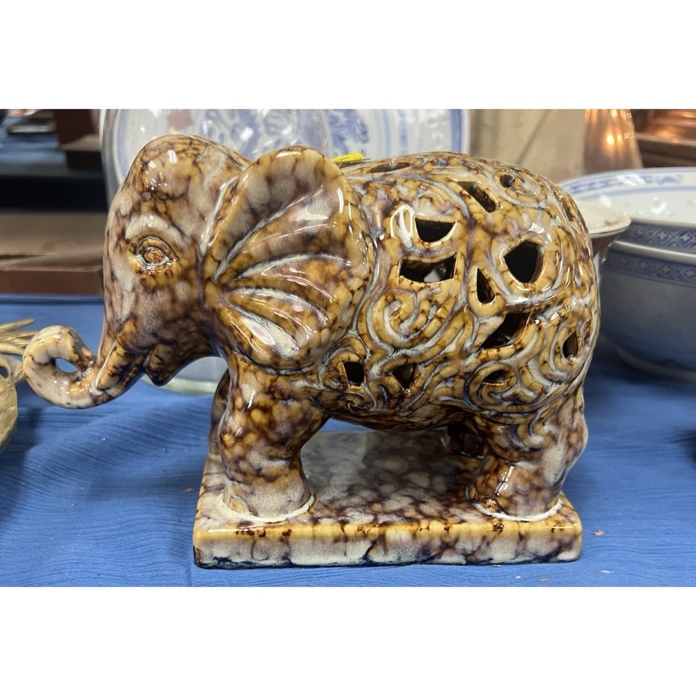 VERY NICE! Decorative Ceramic Elephant Approximately 6" Tall X‎ 8" Length (1958)
